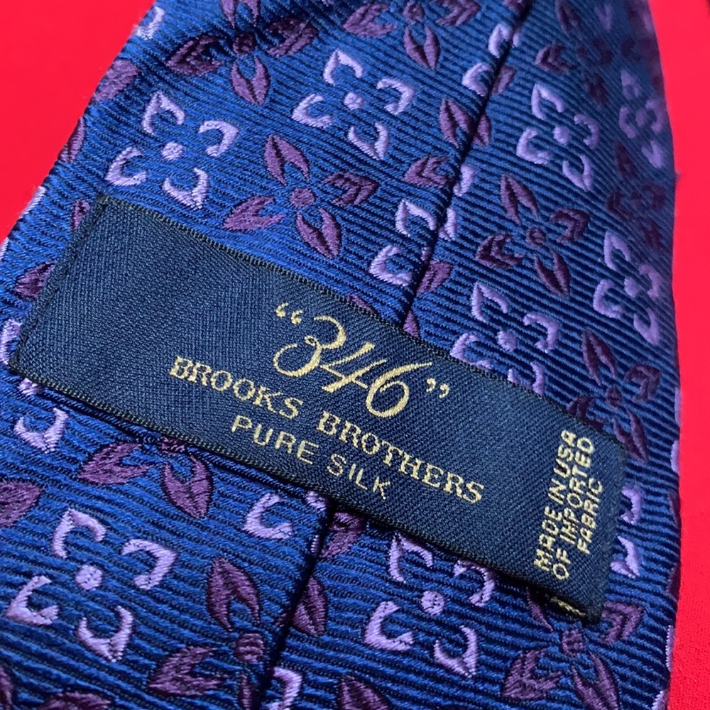 Brooks Brothers silk tie - Picture 3 of 3